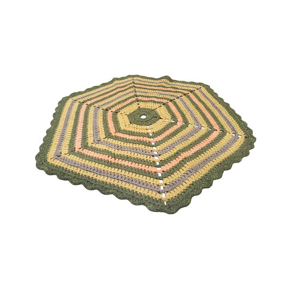 Handmade Crochet Fall Doily Hexagon 26.5" Autumn Table Décor Yellow Green Orange - Picture 7 of 8